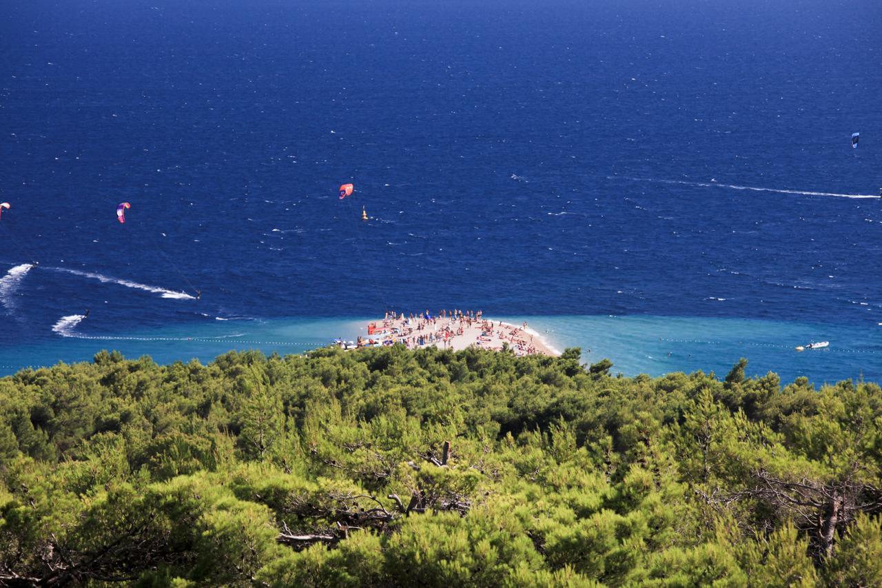 Holiday Home Boemus Bol Bagian luar foto